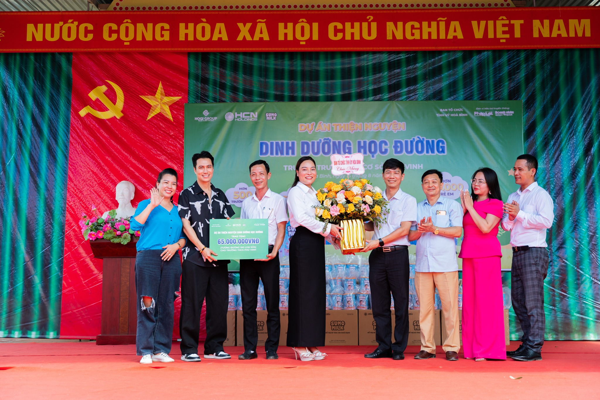 Dinh Dưỡng Học Đường HCN HOLDINGS tại Trường Tiểu Học & Trung Học Cơ Sở Phú Vinh